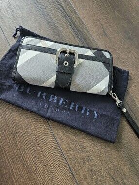 Burberry Blue Label Nova Check Zip Around Wallet Blk White Beige Japan Exclusive